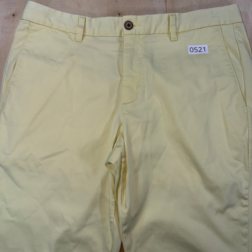 Tommy Bahama Boracay Mens 34x30 Chino Pants Pale Yellow Stretch Hemmed